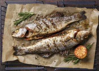 Balık Pişirirken Koku Kabusuna Son! Şeflerden Evde Koku Bırakmayan Yöntem