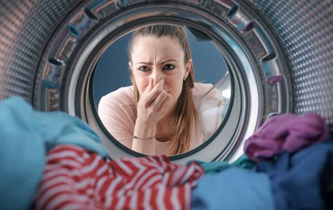 Çamaşır Makinesinde Koku Sorunu Yaşayanların Çoğu Aynı Hatayı Yapıyor