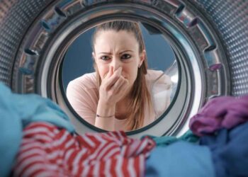 Çamaşır Makinesinde Koku Sorunu Yaşayanların Çoğu Aynı Hatayı Yapıyor