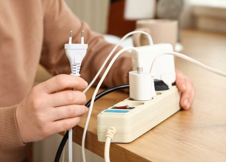 Evinde uzatma kablosu olanların yaptığı hatalar açıklandı