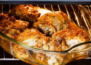 Fırında pişen yiyecekler basit bir yöntemle yumuşacık kalıyor