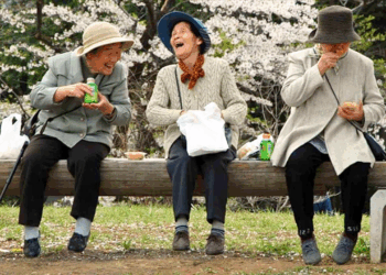 Japon Yürüyüşü Yeniden Trend Oldu! Günde 30 Dakika ile Tansiyonu Düşürüp Kasları Güçlendiriyor!