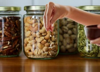 Kuruyemişlerin kurtlanmasını önleyecek! Bir tutam yeterli